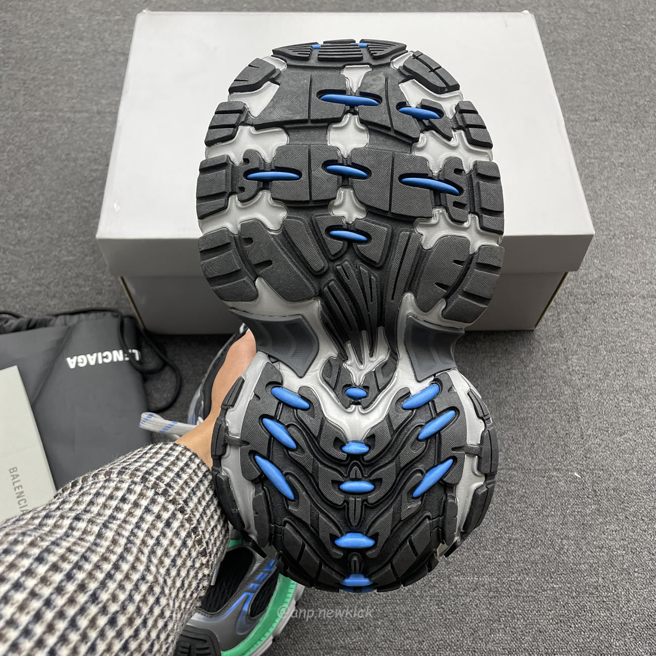 Balenciaga Fall 2024 10xl Mesh Tpu Grey Green 784344 W2mv2 1143 (5) - www.newkick.vip